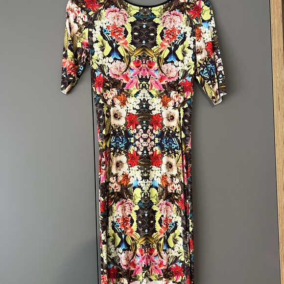 FLORAL ZIP UP DRESS - Picture 2 of 3